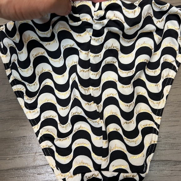 VICTORIA’S SECRET BLACK WHITE GOLD BIKINI SMALL - Picture 14 of 15